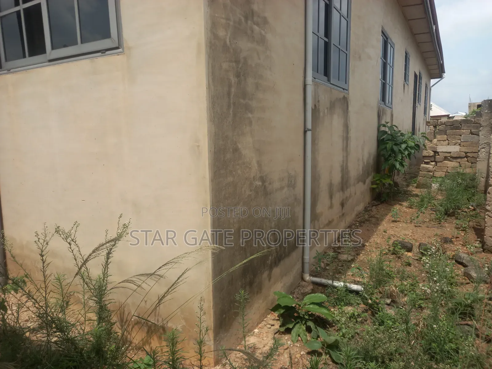6bdrm House in Mampongteng Dumanafo, Kumasi Metropolitan for sale