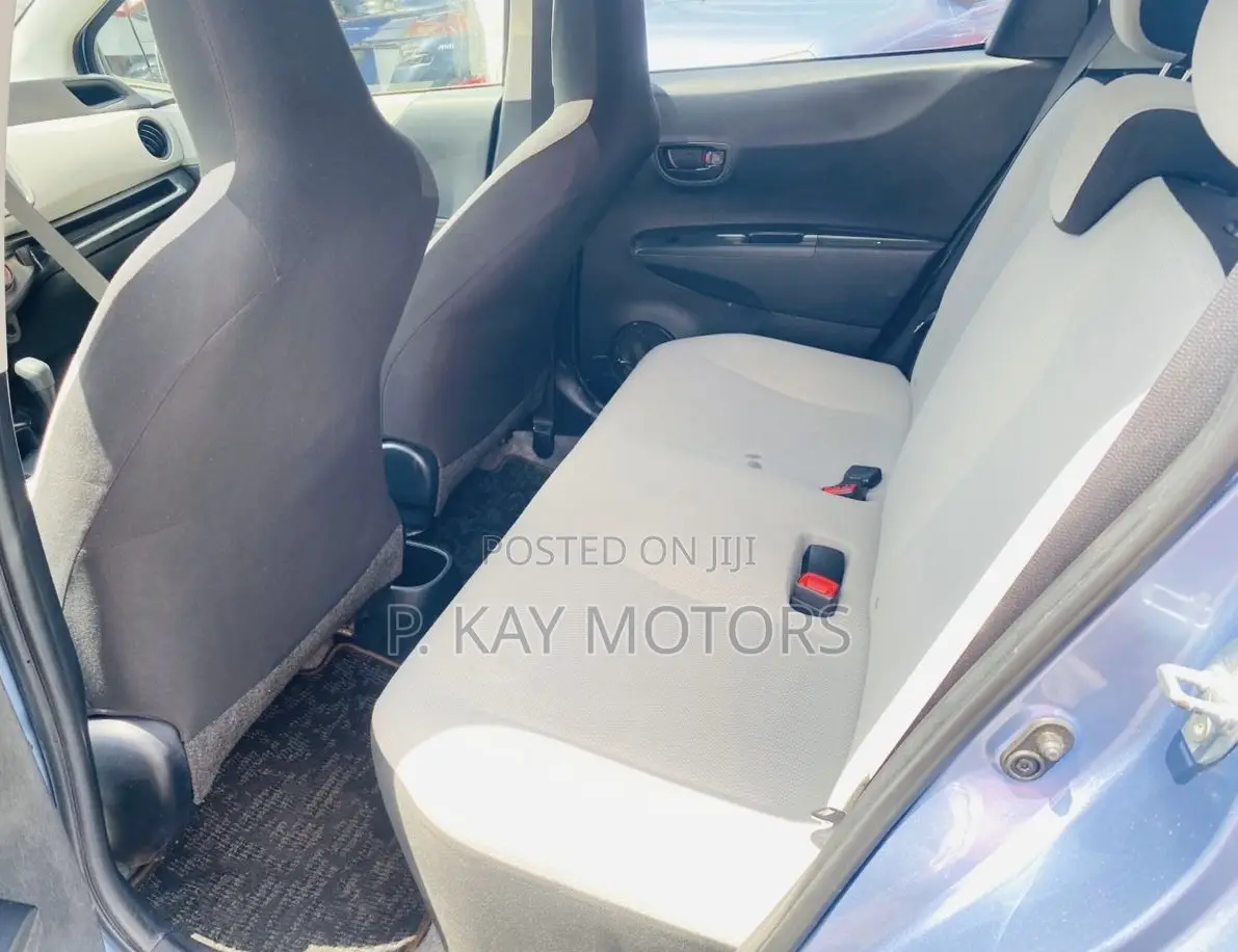 Toyota Vitz 1.3 FWD 3dr 2012 Blue