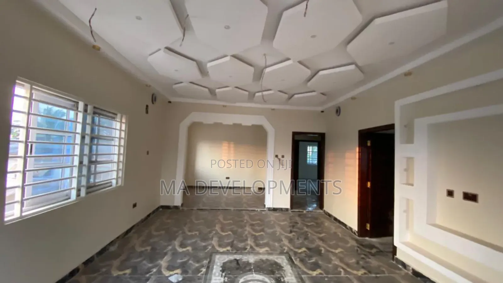 3bdrm Apartment in Madev Realty, Ofankor for rent