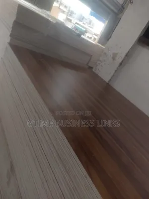 Laminated Plywood (High Gloss)
