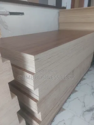 Laminated Plywood (High Gloss)