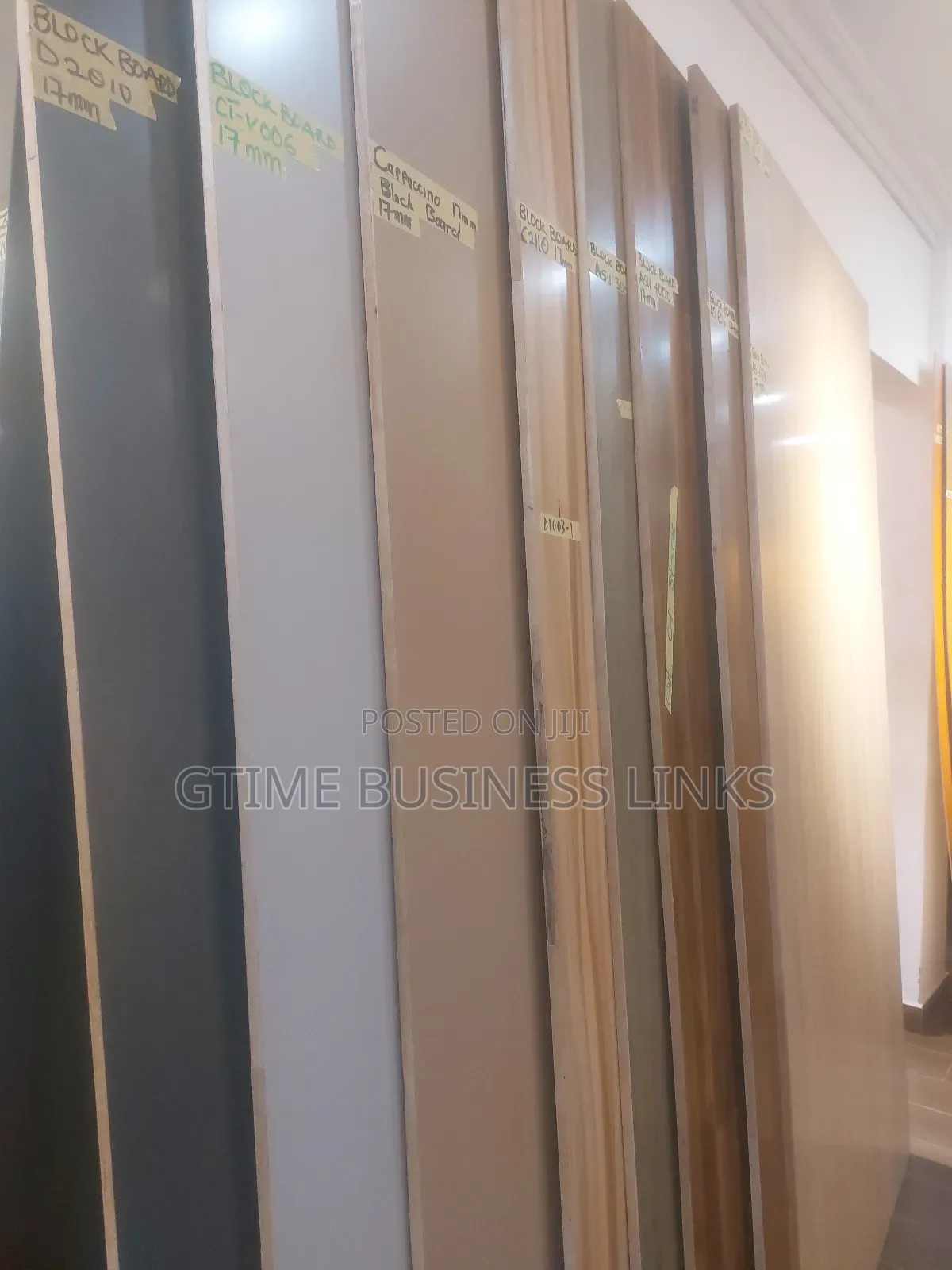Laminated Plywood (High Gloss)