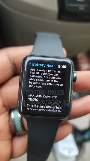 Apple Watch Series 3 With 100% Battery Health