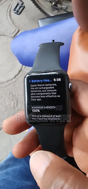Apple Watch Series 3 With 100% Battery Health