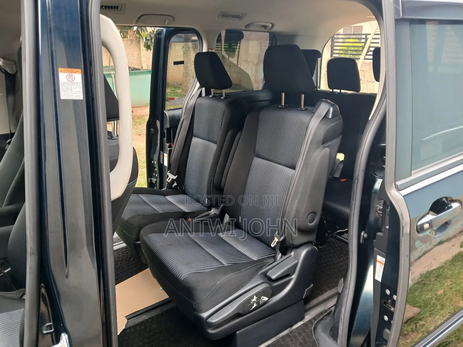 Toyota Voxy SV Premium 2014 Blue
