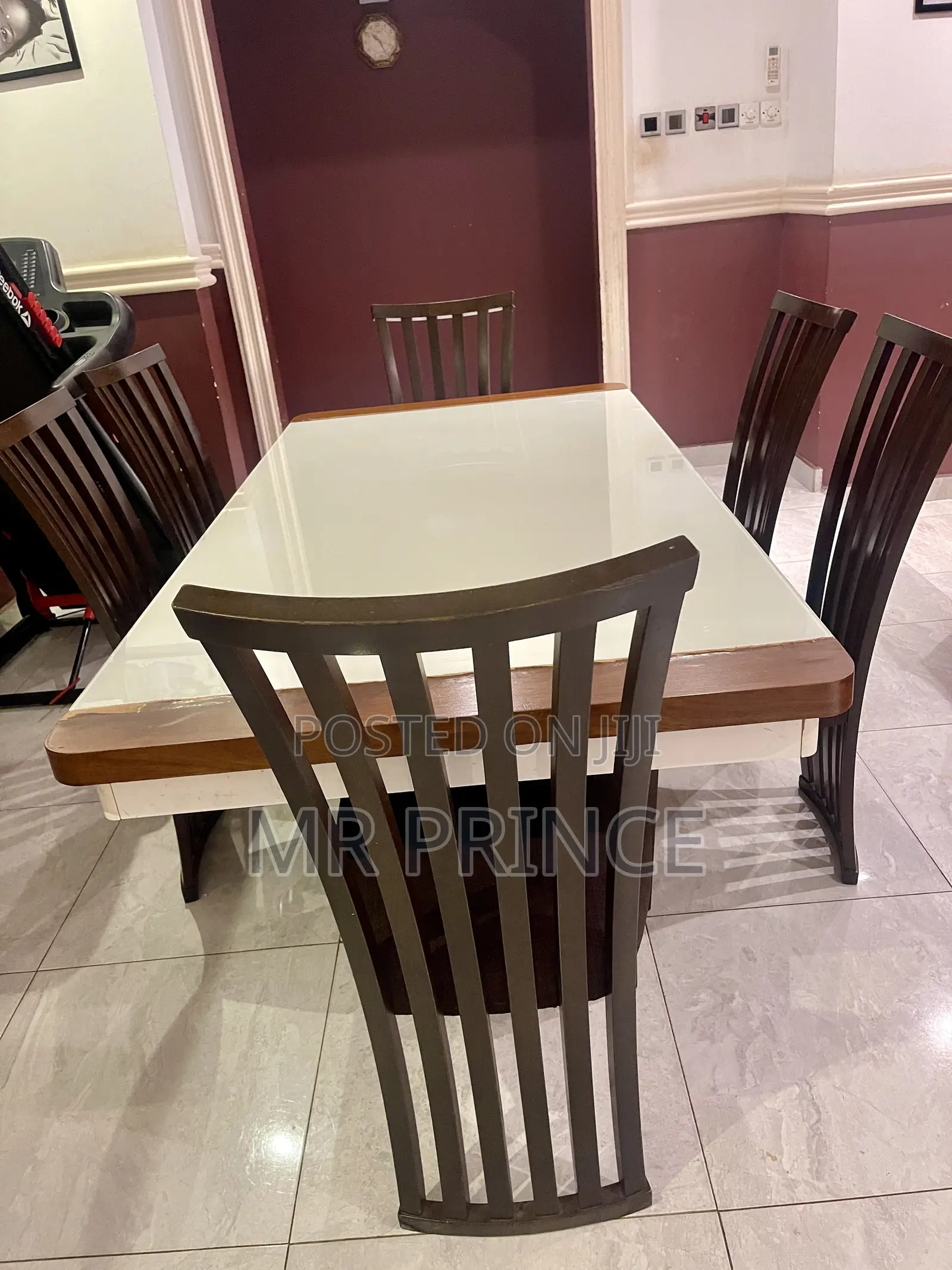 Neatly Used Dinning Sets