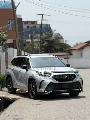 Toyota Highlander XSE 2021 Silver
