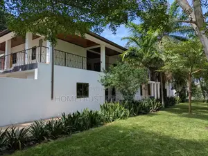 8bdrm House in Hometrust, Cantonments for rent