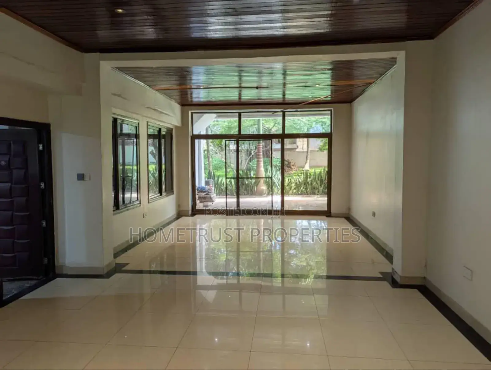 8bdrm House in Hometrust, Cantonments for rent
