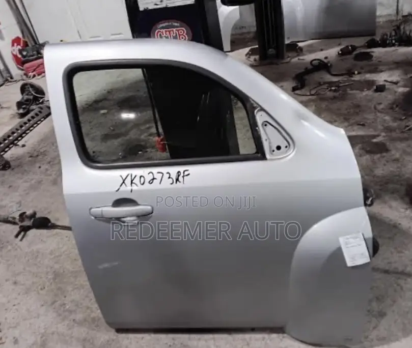 Chevrolet HHR Door