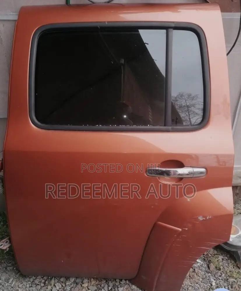 Chevrolet HHR Door