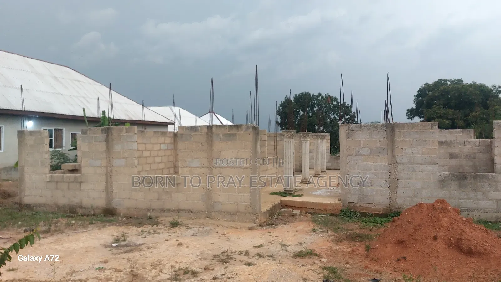 7bdrm Apartment in Born To Pray Estate, Ejisu-Juaben Municipal for sale