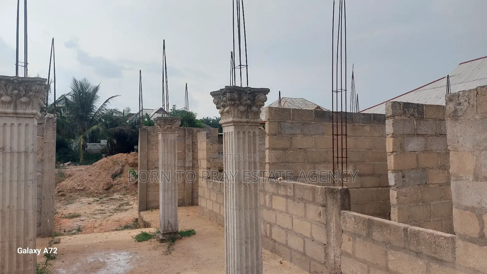 7bdrm Apartment in Born To Pray Estate, Ejisu-Juaben Municipal for sale