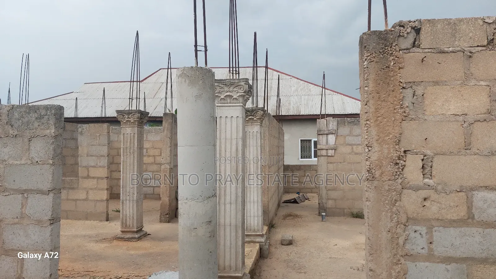 7bdrm Apartment in Born To Pray Estate, Ejisu-Juaben Municipal for sale