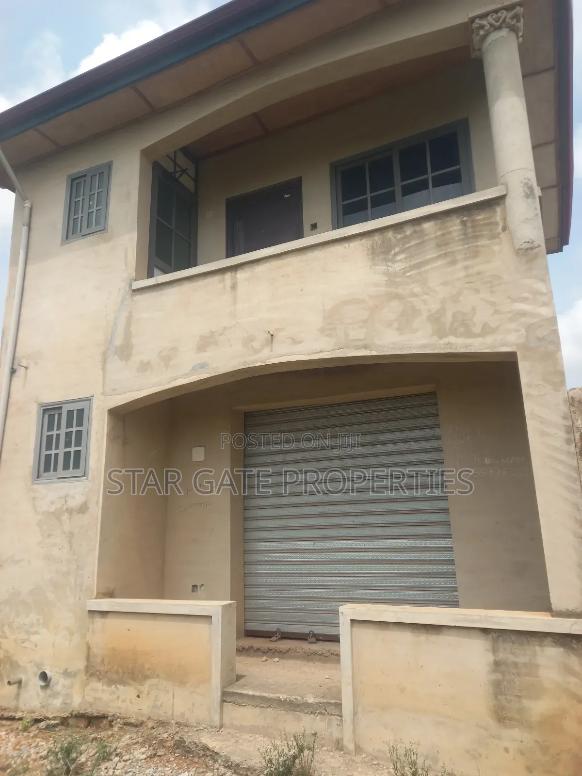 7bdrm House in Mampongteng New Site, Kwabre for sale