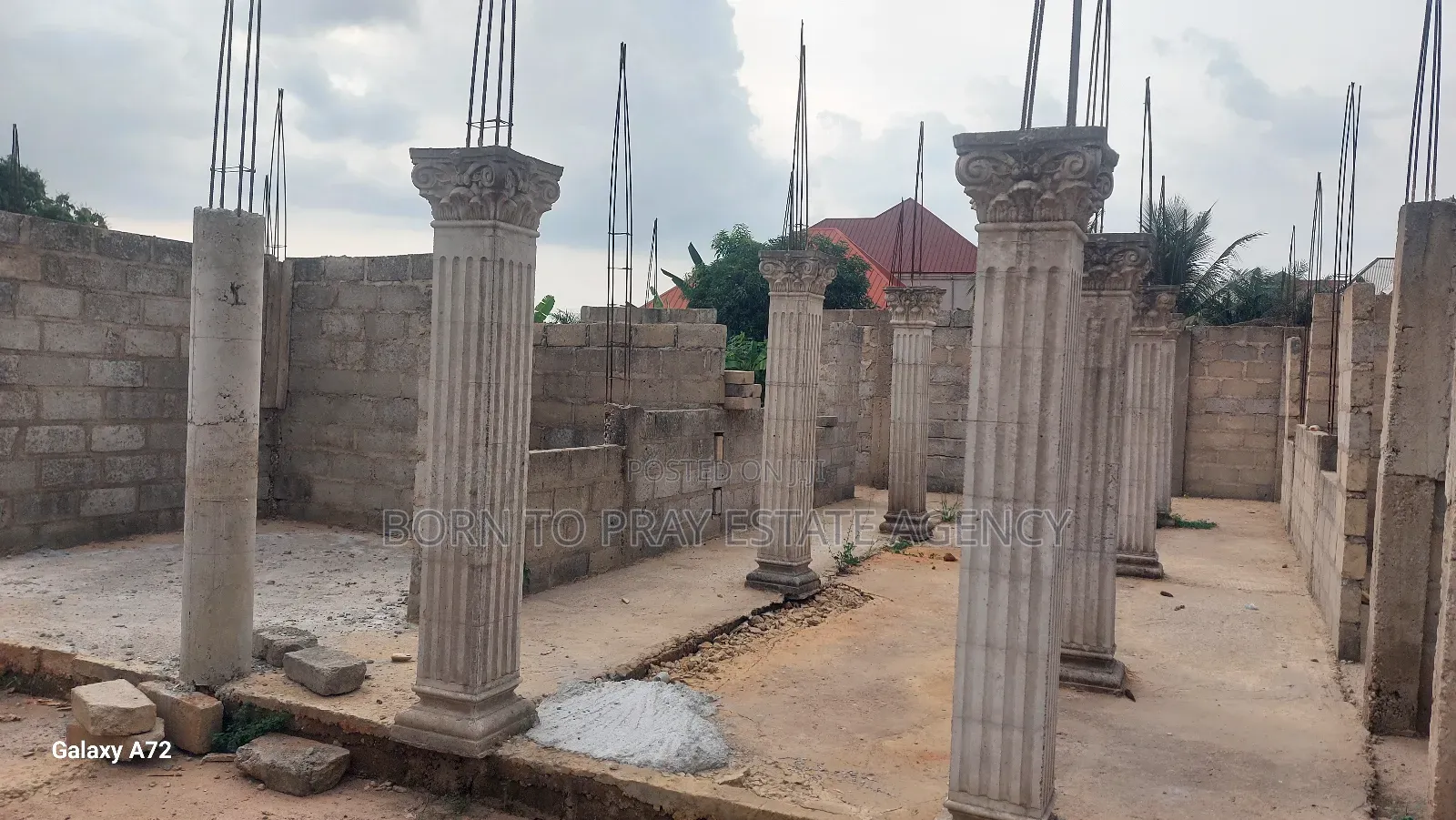 7bdrm Apartment in Born To Pray Estate, Ejisu-Juaben Municipal for sale