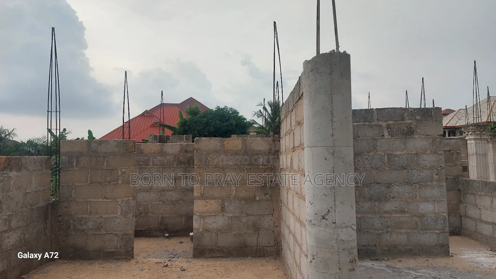 7bdrm Apartment in Born To Pray Estate, Ejisu-Juaben Municipal for sale