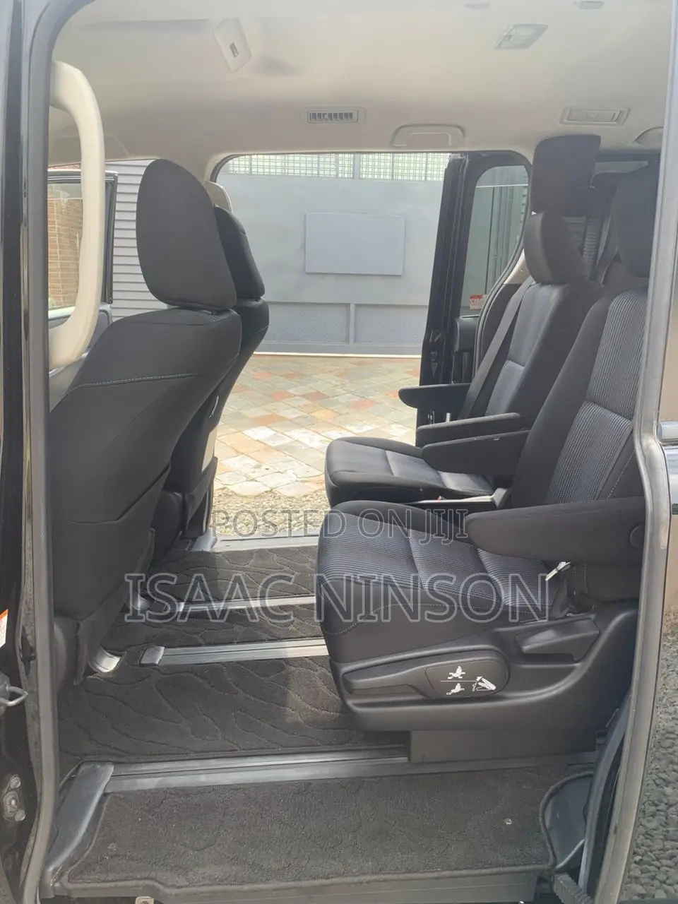Toyota Voxy SV Premium 2014 Black