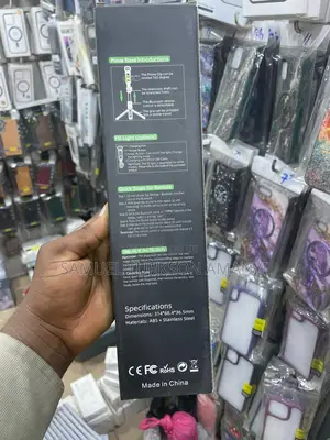 R16d Selfie Stick With Grid Handle