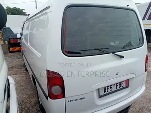 Hyundai H-100 2003 White