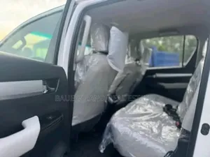 Toyota Hilux 2019 White