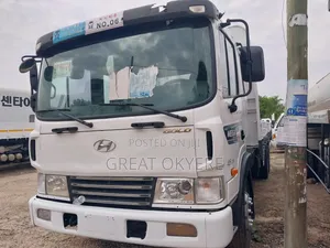 Hyundai 5 Tons Truck ( Double Axis)