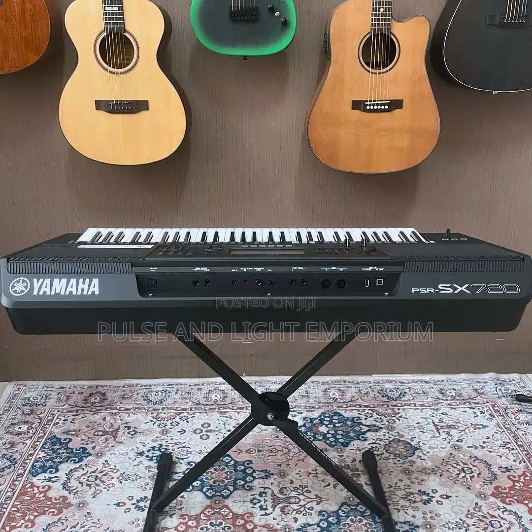 Yamaha PSR-Sx720 61-Key Arranger Workstation(Keyboard)