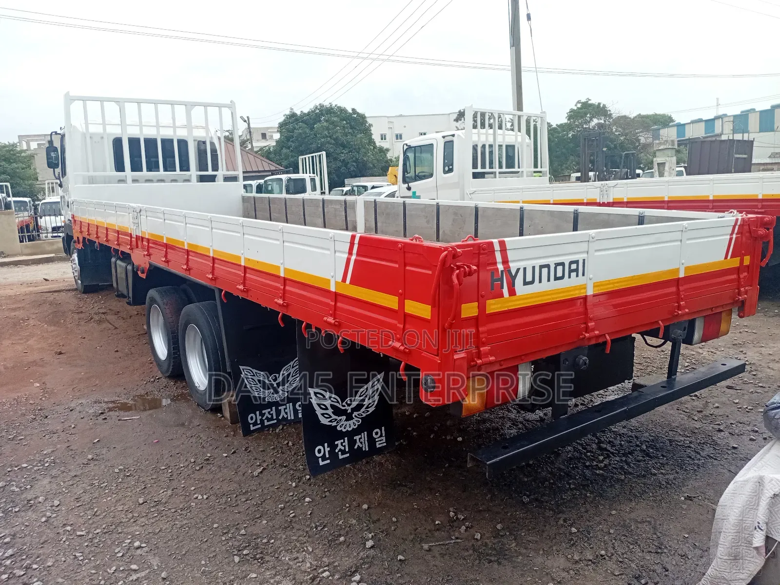 Hyundia 5 Tons ( Double Axis)