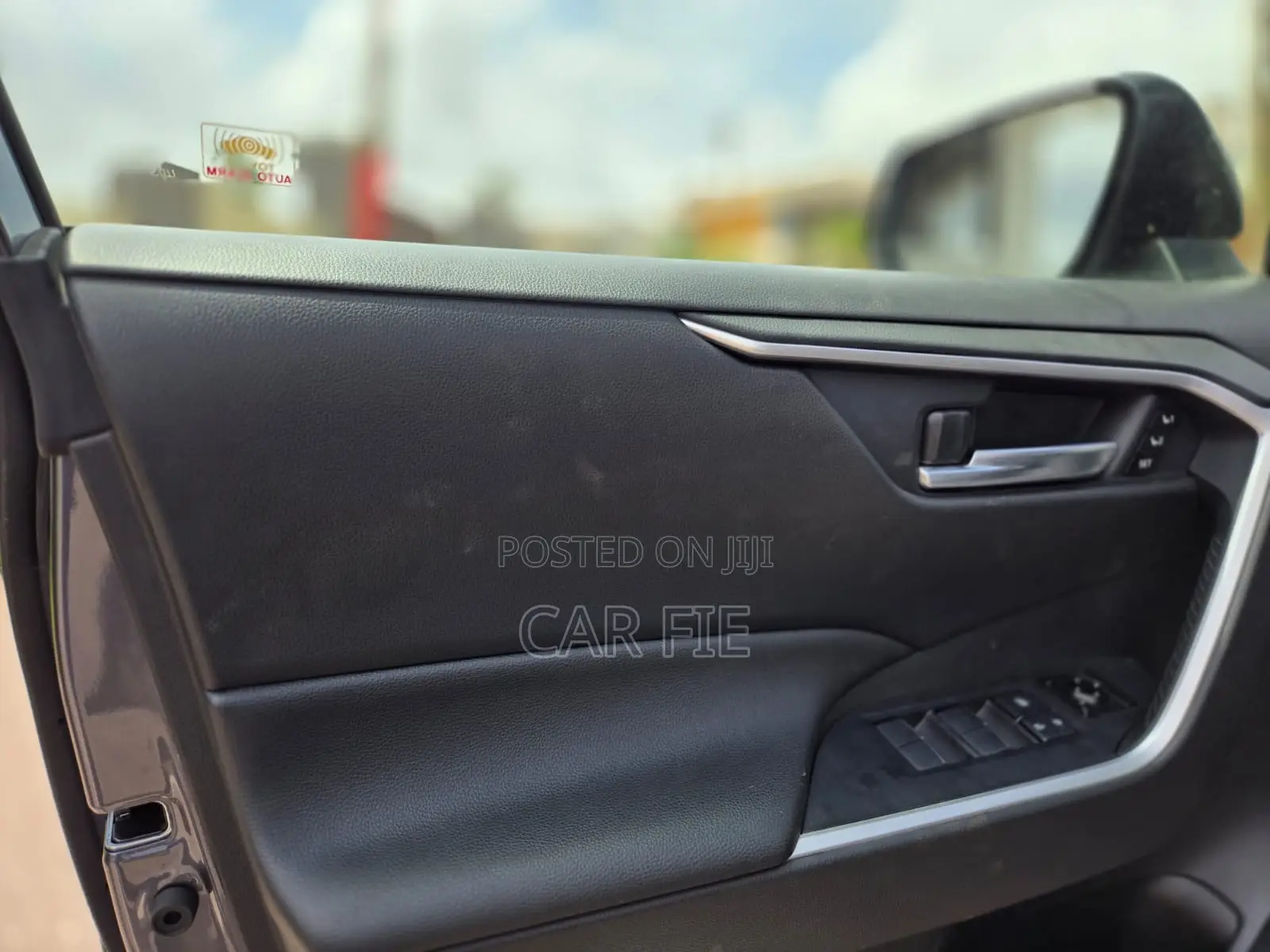 Toyota RAV4 XLE 2022 Gray