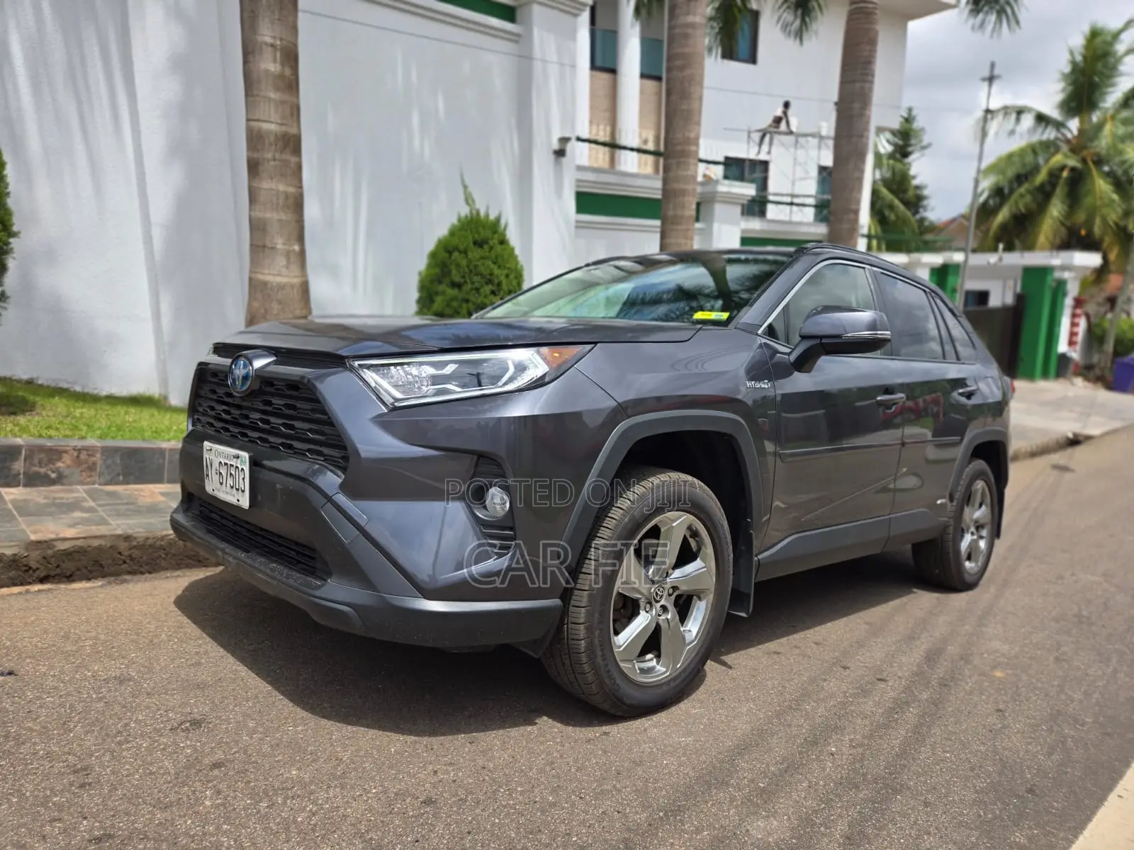 Toyota RAV4 XLE 2022 Gray