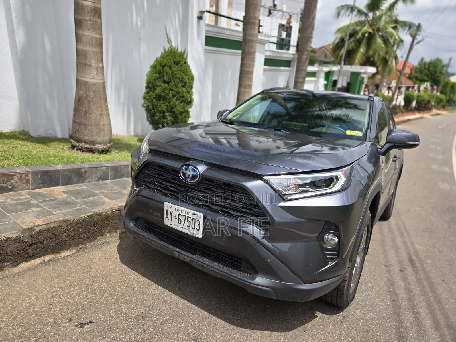 Toyota RAV4 XLE 2022 Gray