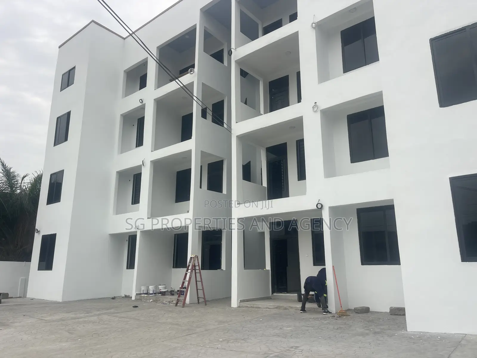 3bdrm Apartment in Batsonaa, Baatsona Total for rent
