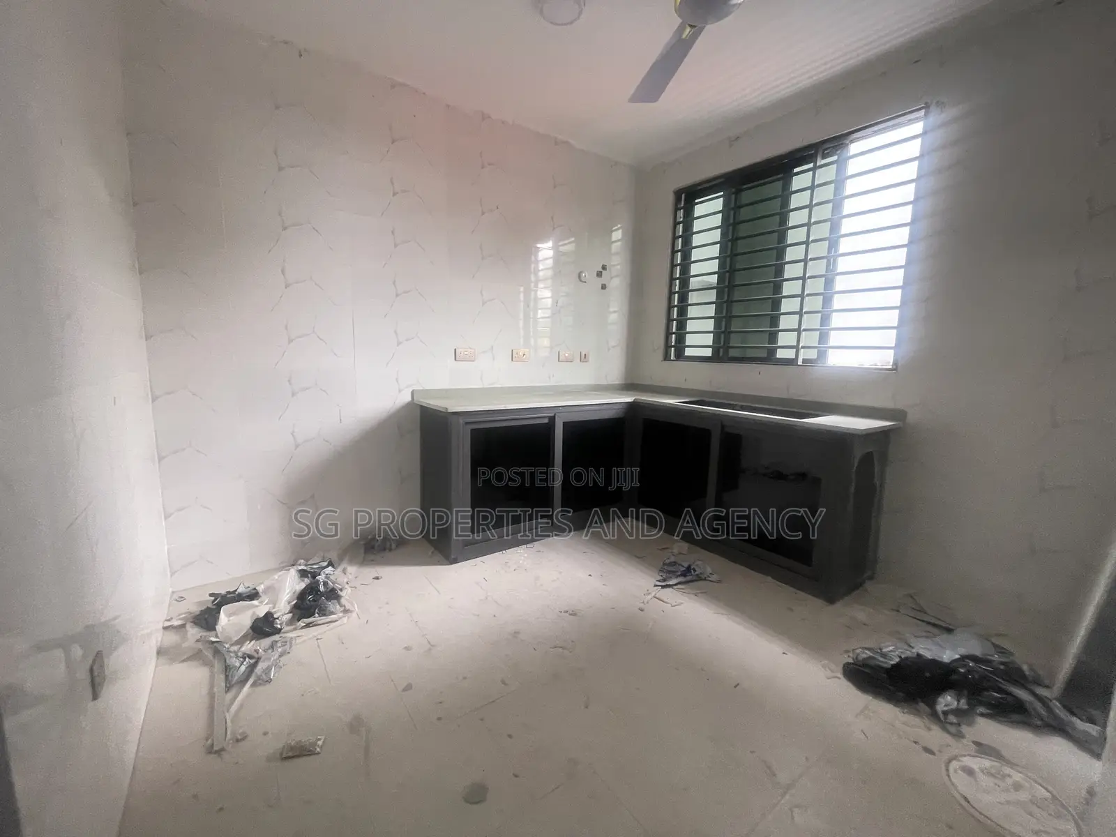 3bdrm Apartment in Batsonaa, Baatsona Total for rent