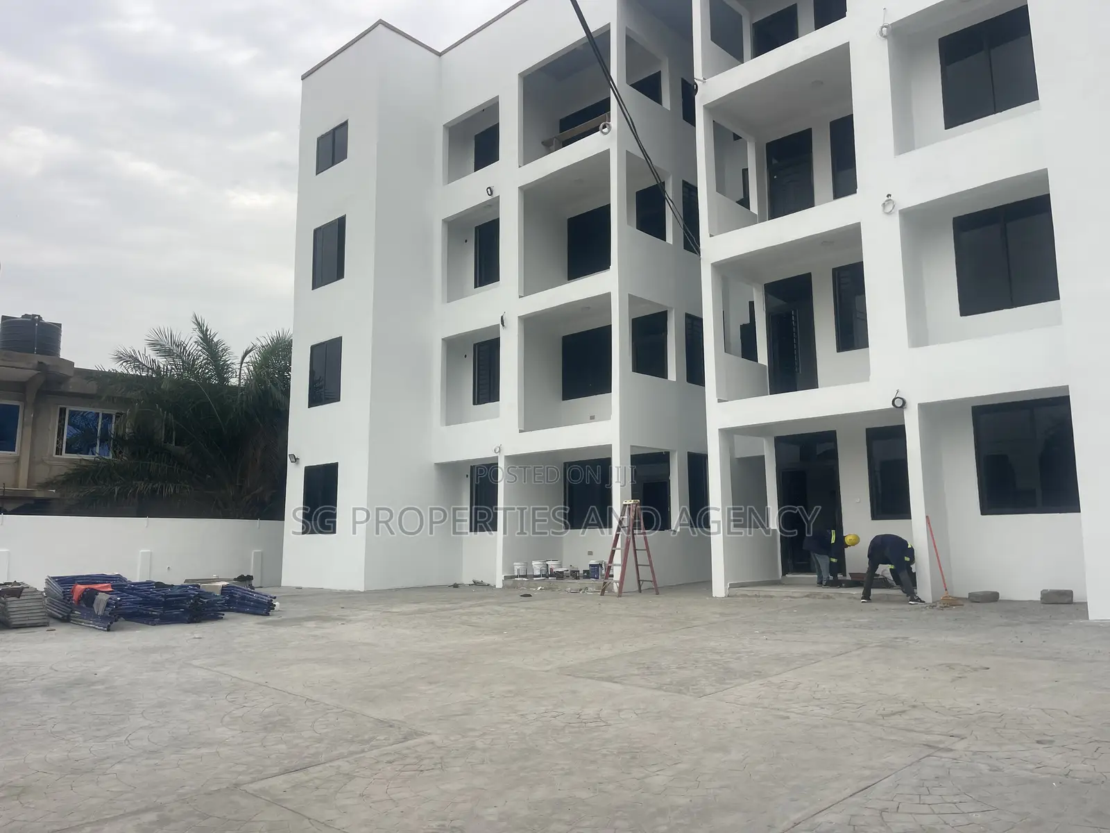 3bdrm Apartment in Batsonaa, Baatsona Total for rent