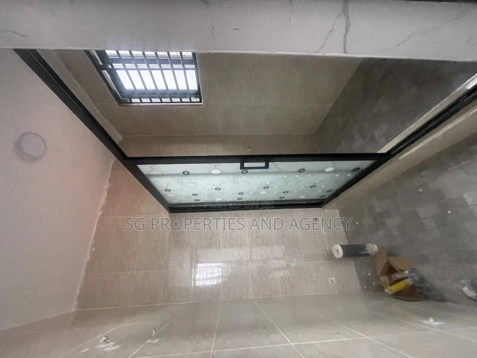 3bdrm Apartment in Batsonaa, Baatsona Total for rent