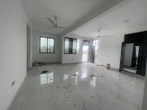 3bdrm Apartment in Batsonaa, Baatsona Total for rent