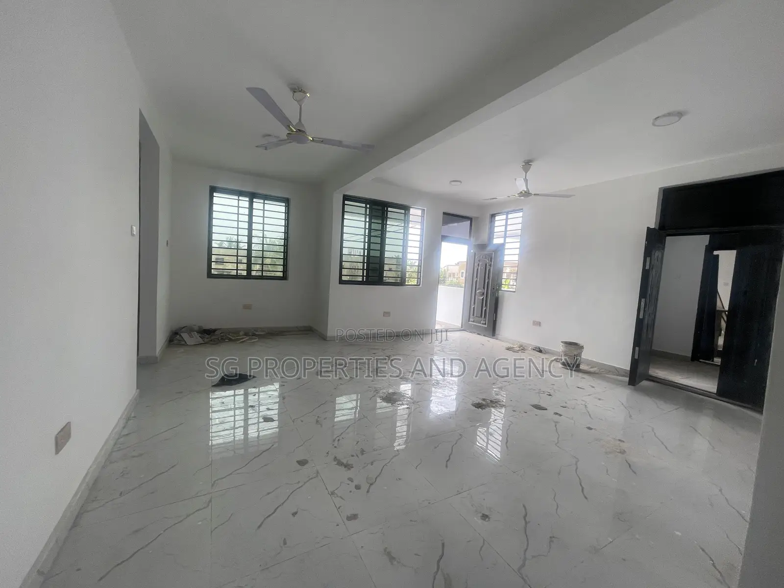 3bdrm Apartment in Batsonaa, Baatsona Total for rent