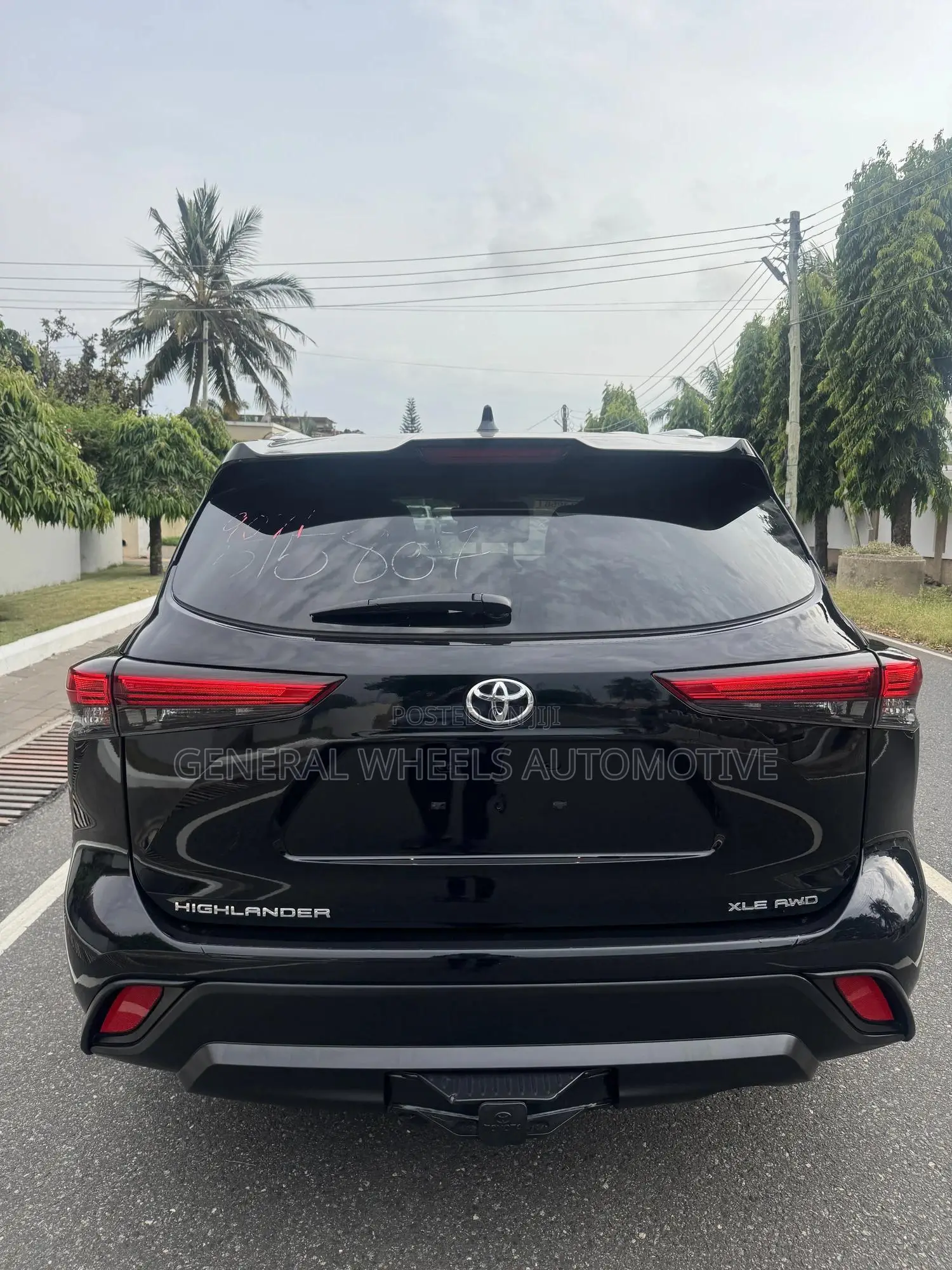 Toyota Highlander XLE 2022 Black