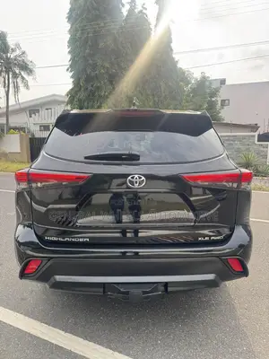 Toyota Highlander XLE 2022 Black