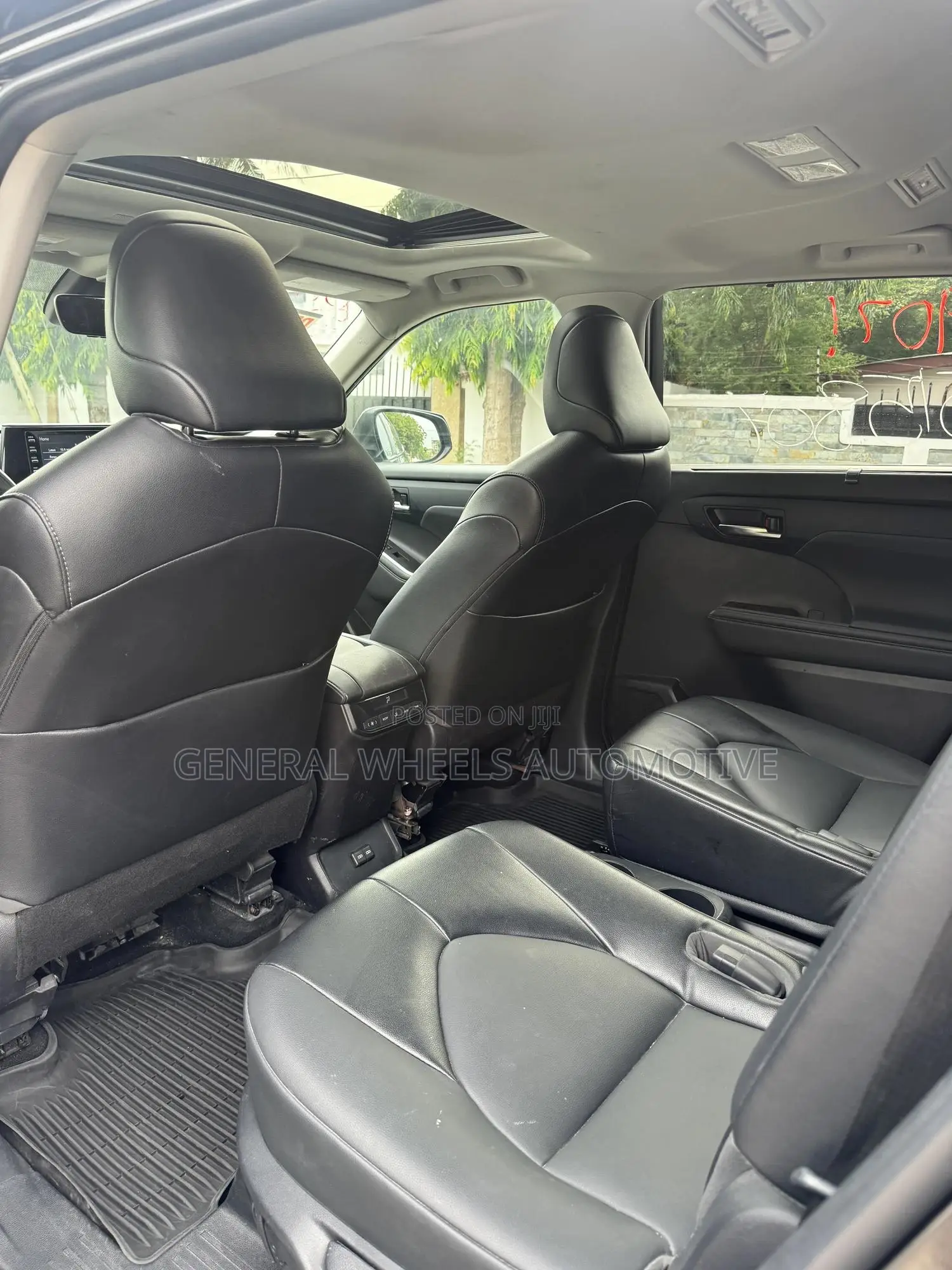 Toyota Highlander XLE 2022 Black
