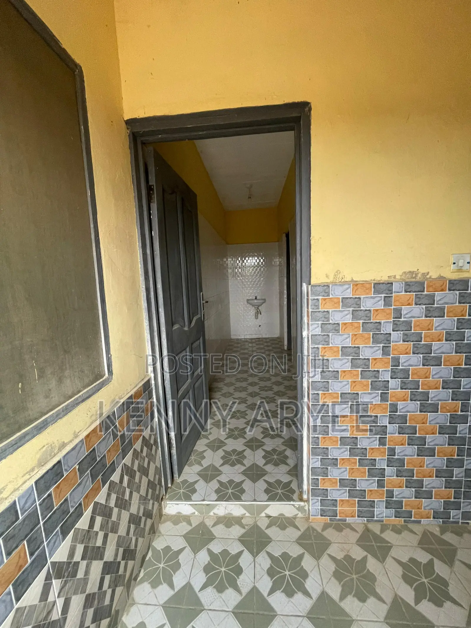 1bdrm Room & Parlour in Ngleshie Amanfro for rent