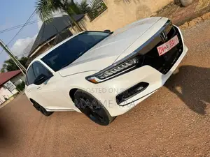 Honda Accord Touring 2018 White