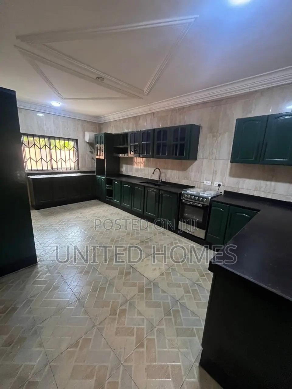 6bdrm House in Airport Residential Area for rent
