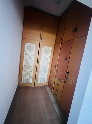6bdrm House in Airport Residential Area for rent