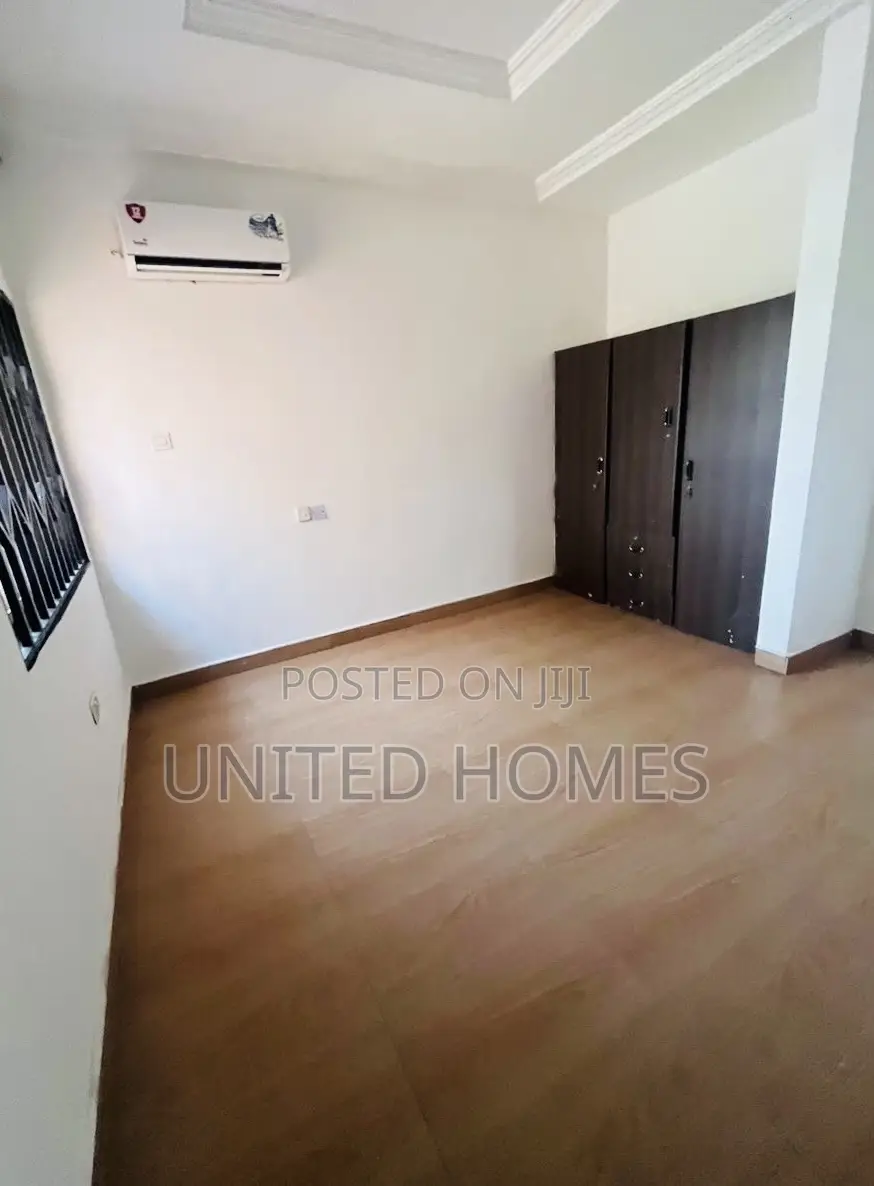 6bdrm House in Airport Residential Area for rent