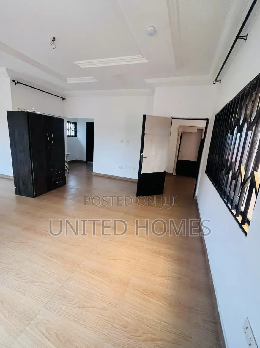 6bdrm House in Airport Residential Area for rent