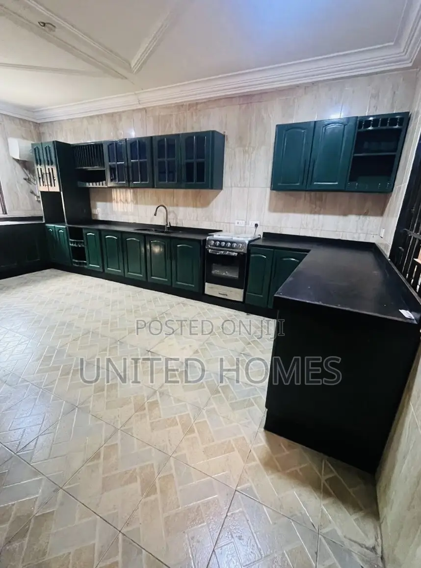 6bdrm House in Airport Residential Area for rent