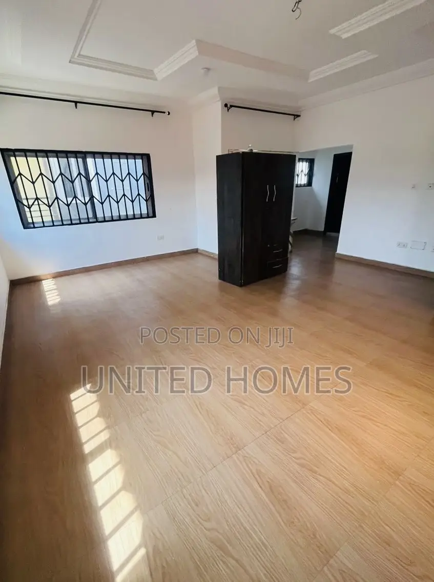 6bdrm House in Airport Residential Area for rent