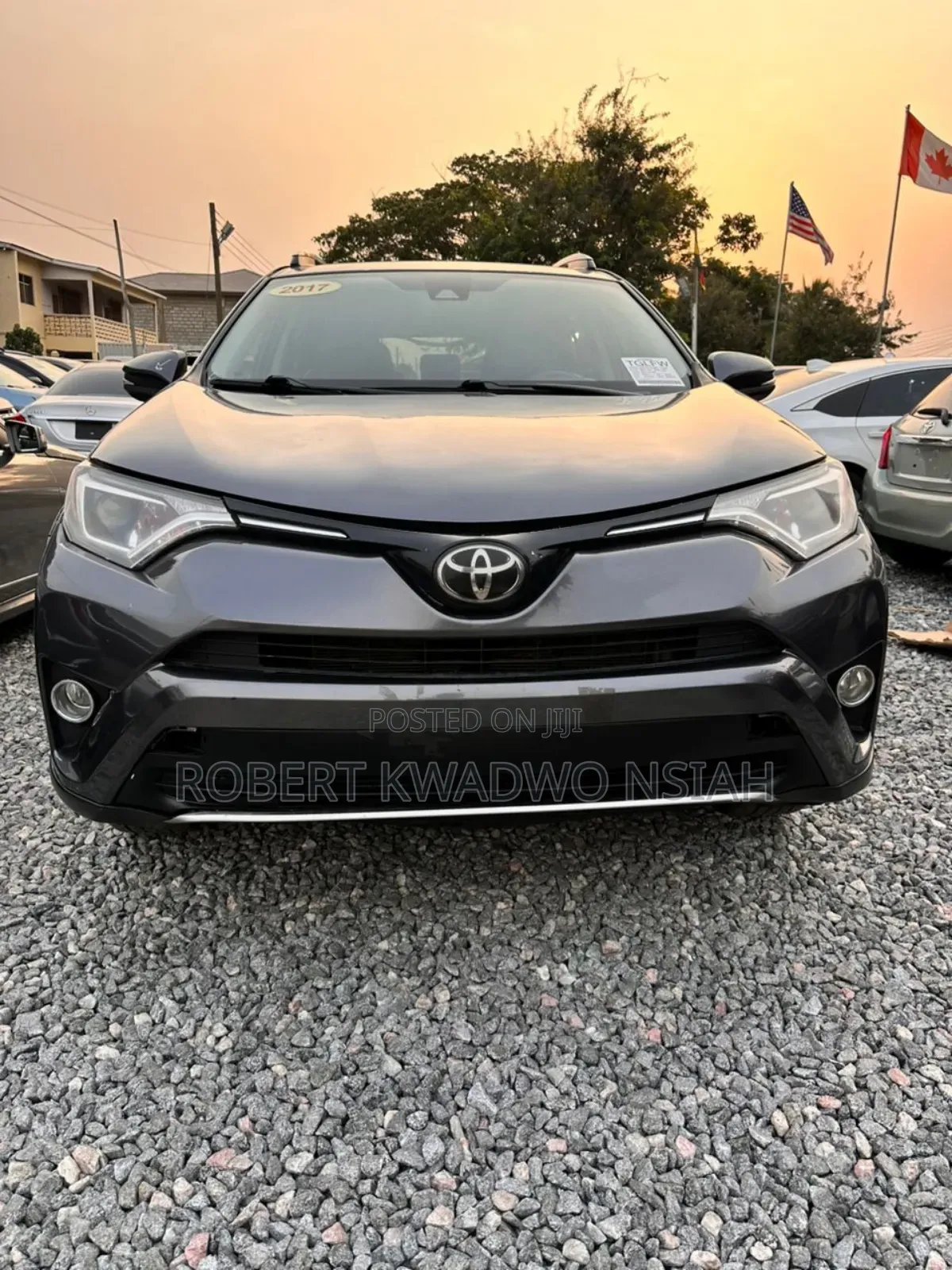 Toyota RAV4 XLE AWD (2.5L 4cyl 6A) 2017 Gray