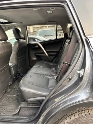 Toyota RAV4 XLE AWD (2.5L 4cyl 6A) 2017 Gray
